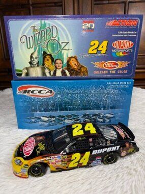 Vintage Jeff Gordon #24 DuPont The Wizard of Oz 2004 Monte Carlo 1:24 Scale Car